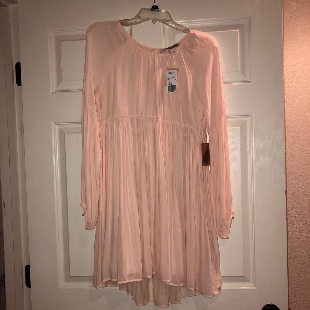 One unworn forever21 dress